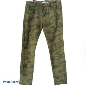 Zara trafaluc  Camo Jeans size 6